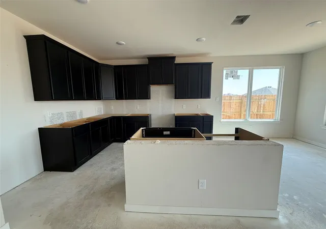 Photo 3 of Sale Pending at 309 N Fork Ranch Rd, Waco, TX 76705 | MLS# 21349396 | Listing updated on 2026-08-28