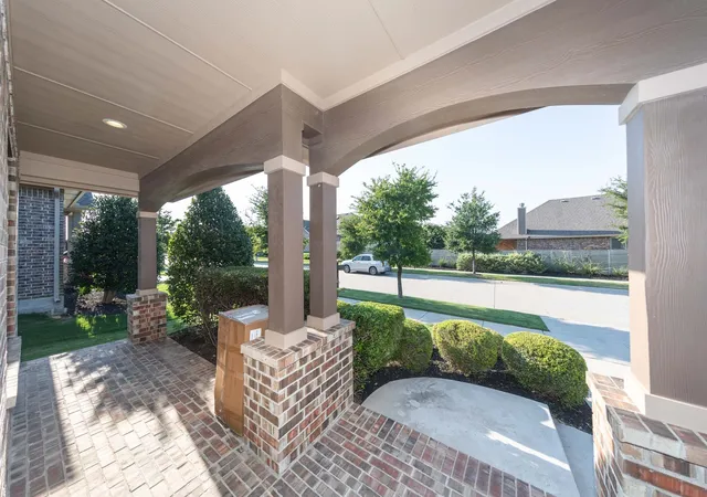 Photo 3 of Single family home for sale at 1825 Quail Ln, Argyle, TX 76226 | MLS# 21348987 | Listing updated on 2026-09-29