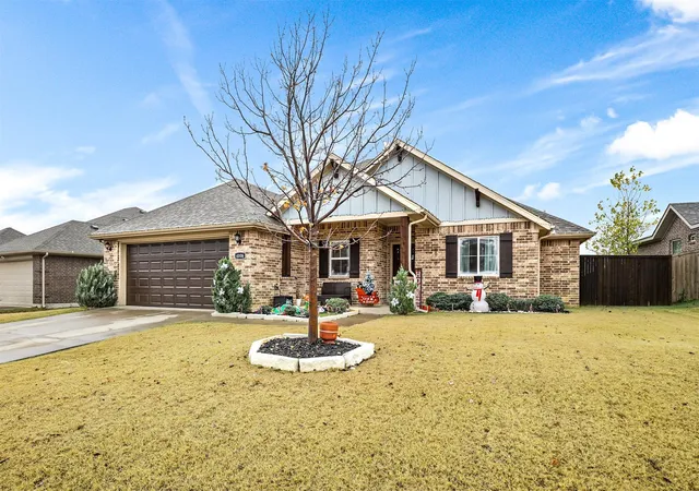 Photo 2 of Single family home for sale at 4006 Kensington Dr, Sanger, TX 76266 | MLS# 21347182 | Listing updated on 2026-08-23