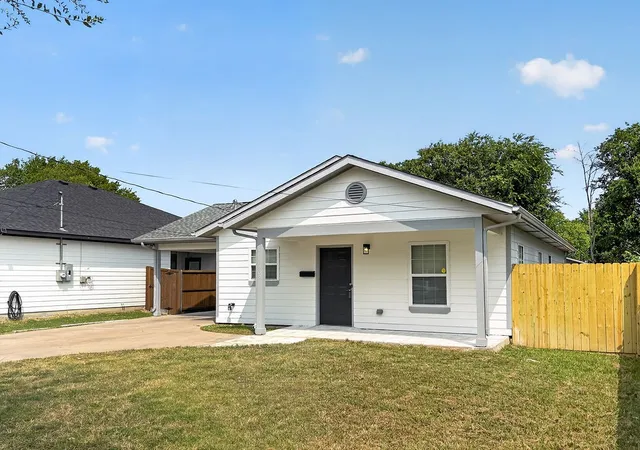 Photo 1 of Sale Pending at 2239 Wilhurt Ave, Dallas, TX 75216 | MLS# 21348665 | Listing updated on 2026-08-15