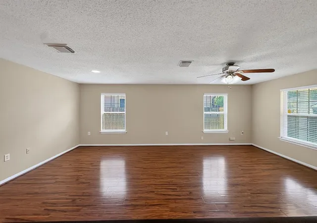 Photo 3 of Sale Pending at 2239 Wilhurt Ave, Dallas, TX 75216 | MLS# 21348665 | Listing updated on 2026-08-15