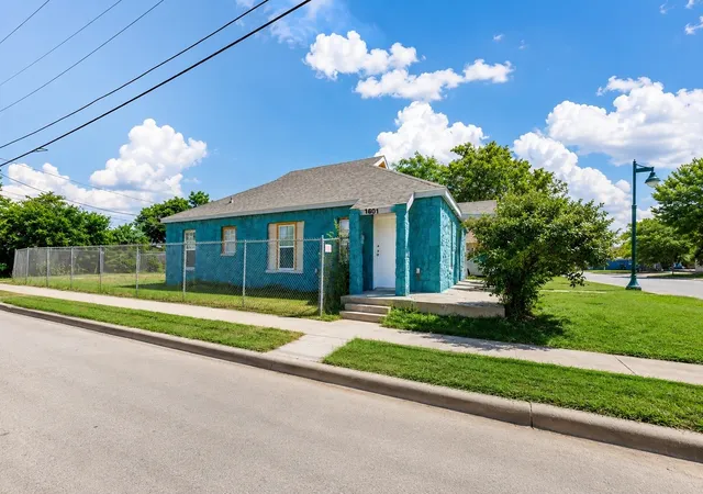 Photo 7 of Multi family home for sale at 1601 E Hattie St, Fort Worth, TX 76104 | MLS# 21349434 | Listing updated on 2026-08-28