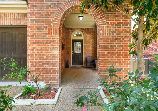 Photo 3 of Single family home for sale at 220 Sir Brine Dr, Lewisville, TX 75056 | MLS# 21335619 | Listing updated on 2026-08-04