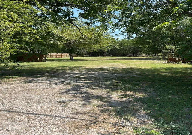 Photo 3 of Land for sale at Tbd Poplar St, Italy, TX 76651 | MLS# 21349466 | Listing updated on 2026-10-02