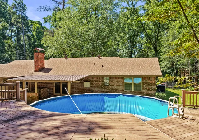 Photo 4 of Single family home for sale at 410 S Willis St, Daingerfield, TX 75638 | MLS# 21349464 | Listing updated on 2026-10-02