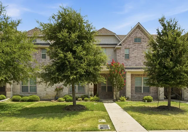 Photo 1 of Townhouse for sale at 4818 Empire Wy, Irving, TX 75038 | MLS# 21349421 | Listing updated on 2026-09-30