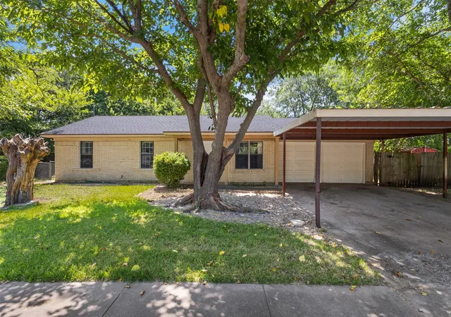 Photo 1 of Single family home for sale at 337 Langley Ave, Fort Worth, TX 76140 | MLS# 21347977 | Listing updated on 2026-08-04