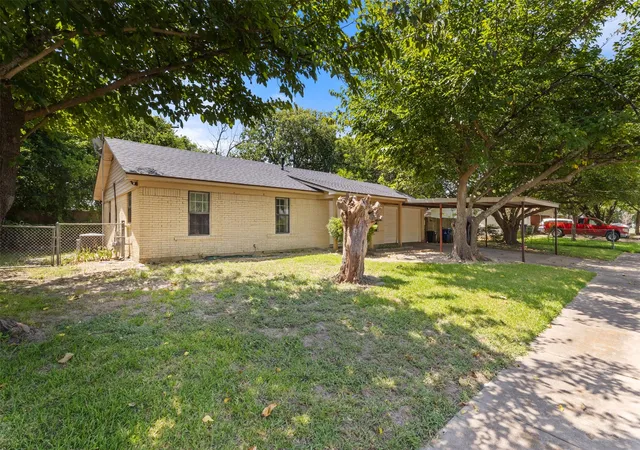 Photo 2 of Single family home for sale at 337 Langley Ave, Fort Worth, TX 76140 | MLS# 21347977 | Listing updated on 2026-08-04