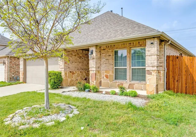Photo 1 of Single family home for sale at 10220 Bennet Dr, Mc Kinney, TX 75072 | MLS# 21347867 | Listing updated on 2026-10-08