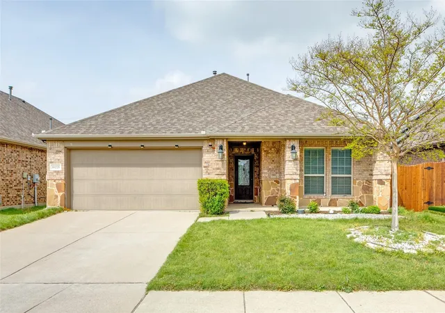 Photo 2 of Single family home for sale at 10220 Bennet Dr, Mc Kinney, TX 75072 | MLS# 21347867 | Listing updated on 2026-10-08