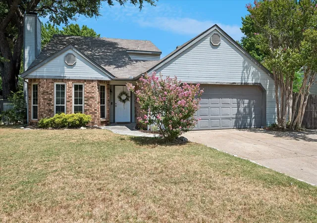 Photo 1 of Single family home for sale at 109 Clove Ln, Euless, TX 76039 | MLS# 21349530 | Listing updated on 2026-08-17