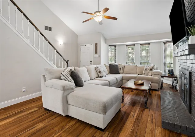 Photo 3 of Single family home for sale at 109 Clove Ln, Euless, TX 76039 | MLS# 21349530 | Listing updated on 2026-08-17