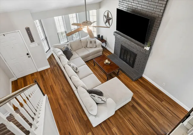 Photo 4 of Single family home for sale at 109 Clove Ln, Euless, TX 76039 | MLS# 21349530 | Listing updated on 2026-08-17