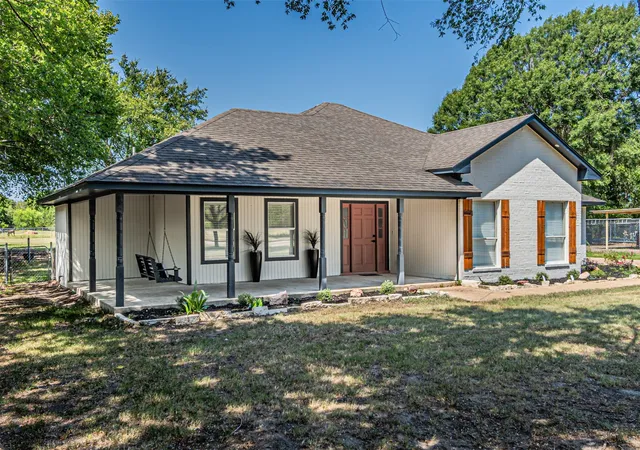 Photo 2 of Sale Pending at 2811 Seagoville Rd, Seagoville, TX 75159 | MLS# 21349534 | Listing updated on 2026-08-18