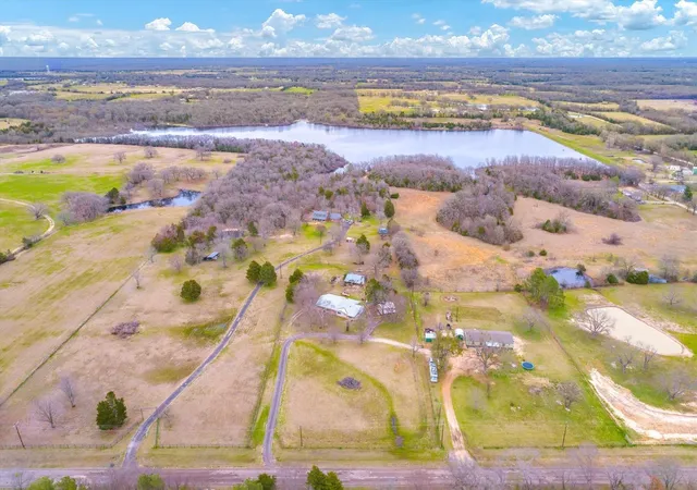 Photo 2 of Manufactured home for sale at 920 Vz County Road 3504, Wills Point, TX 75169 | MLS# 21349540 | Listing updated on 2026-08-04