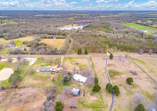 Photo 3 of Manufactured home for sale at 920 Vz County Road 3504, Wills Point, TX 75169 | MLS# 21349540 | Listing updated on 2026-08-04