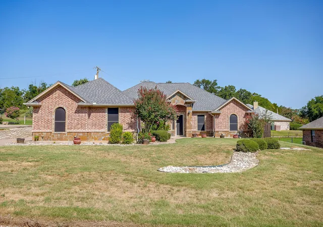 Photo 1 of Single family home for sale at 9704 Trinity Ct, Granbury, TX 76049 | MLS# 21331666 | Listing updated on 2026-10-06