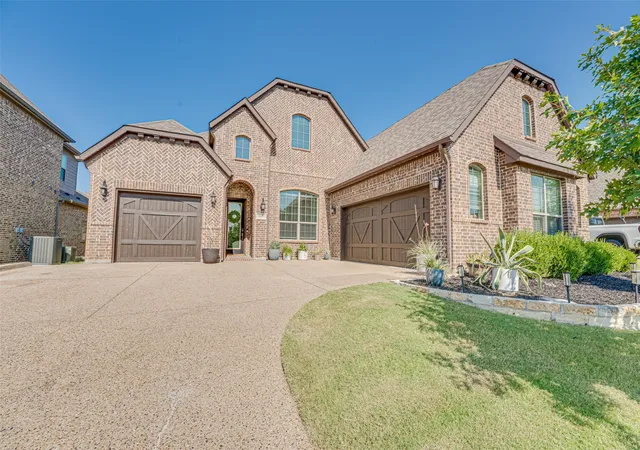 Photo 1 of Sale Pending at 3315 Royal Ridge Dr, Rockwall, TX 75087 | MLS# 21348466 | Listing updated on 2026-08-23