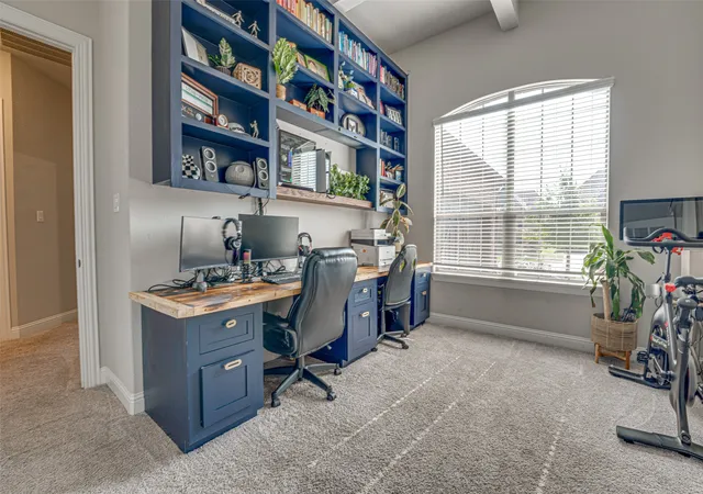 Photo 4 of Sale Pending at 3315 Royal Ridge Dr, Rockwall, TX 75087 | MLS# 21348466 | Listing updated on 2026-08-23