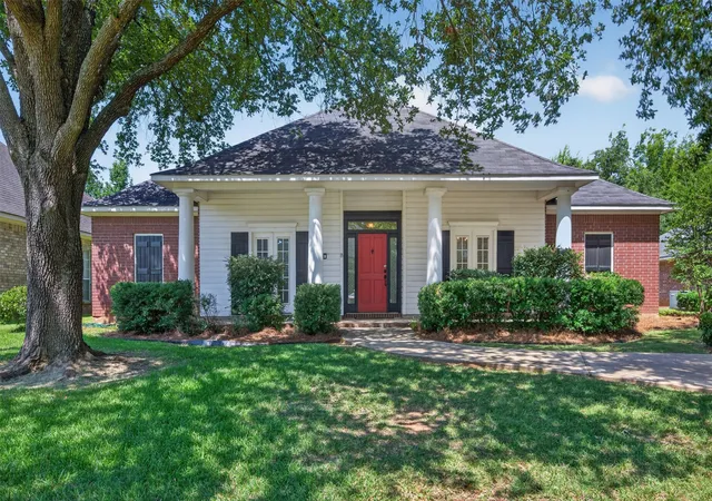 Photo 2 of Single family home for sale at 138 Downing Ct, Bossier City, LA 71111 | MLS# 21348545 | Listing updated on 2026-08-16