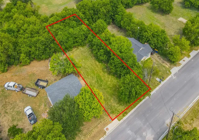 Photo 1 of Sale Pending at 314 S Church St, Hillsboro, TX 76645 | MLS# 21347653 | Listing updated on 2026-08-13