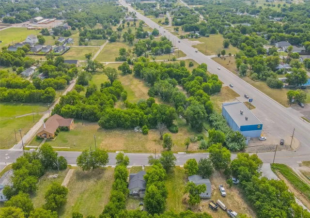 Photo 3 of Sale Pending at 314 S Church St, Hillsboro, TX 76645 | MLS# 21347653 | Listing updated on 2026-08-13