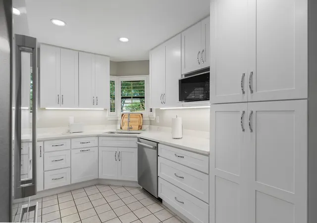Photo 2 of Single family home for sale at 3315 Water Oak Ct, Dallas, TX 75234 | MLS# 21348552 | Listing updated on 2026-08-26