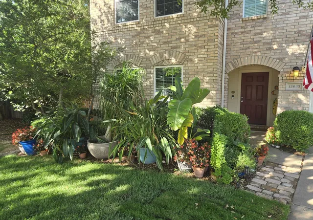 Photo 2 of Sale Pending at 13033 Fencerow Rd, Fort Worth, TX 76244 | MLS# 21349369 | Listing updated on 2026-08-29