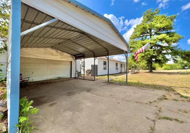 Photo 3 of Single family home for sale at 130 Calhoun Cvs, Point, TX 75472 | MLS# 21349642 | Listing updated on 2026-09-30