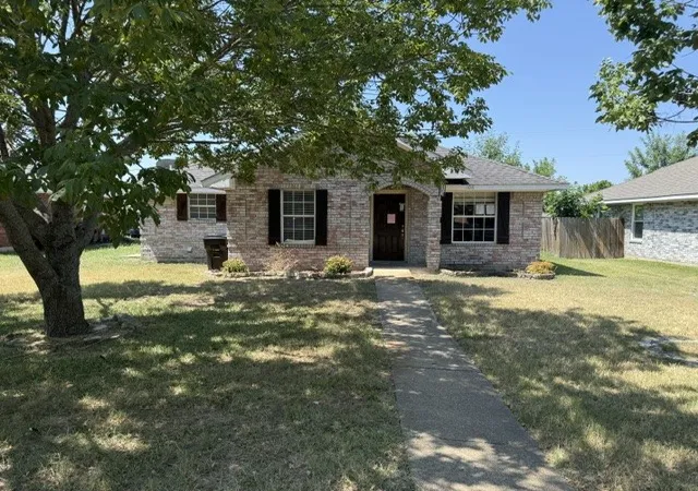 Photo 1 of Sale Pending at 108 Amy Dr, Crandall, TX 75114 | MLS# 21349616 | Listing updated on 2026-09-06