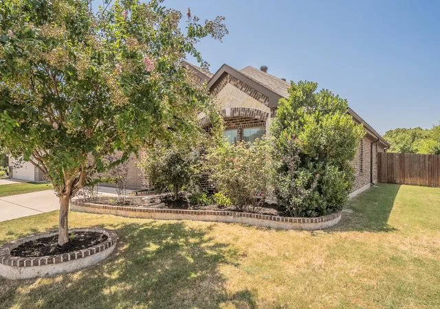 3rd image of 5905 Scottsdale Ln, Fort Worth, TX 76179 | MLS# 21348445