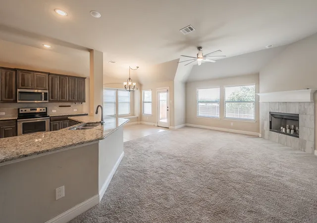 4th image of 5905 Scottsdale Ln, Fort Worth, TX 76179 | MLS# 21348445