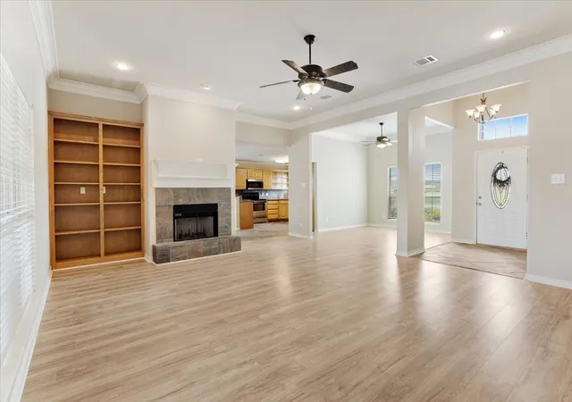 Photo 4 of Single family home for sale at 1609 Pecan Grove Rd E, Sherman, TX 75090 | MLS# 21349408 | Listing updated on 2026-09-30