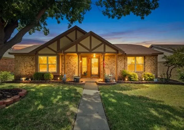 Photo 1 of Single family home for sale at 1500 Laredo Ln, Mesquite, TX 75150 | MLS# 21349665 | Listing updated on 2026-08-04