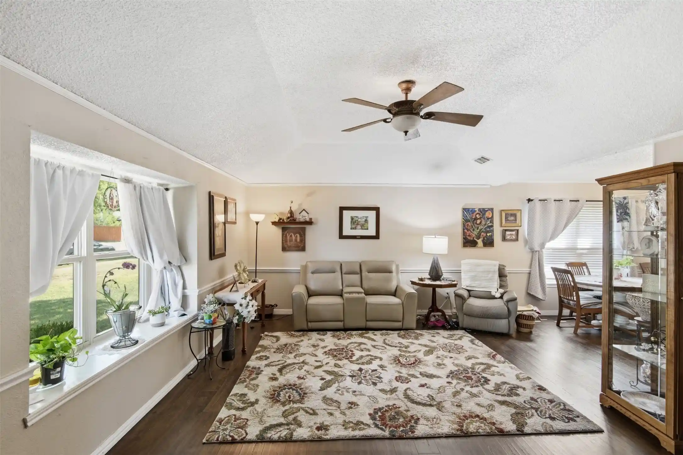 Photo 3 of Sale Pending at 1500 Laredo Ln, Mesquite, TX 75150 | MLS# 21349665 | Listing updated on 2026-10-27
