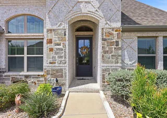 Photo 3 of Single family home for sale at 2505 Oxford St, Melissa, TX 75454 | MLS# 21348251 | Listing updated on 2026-10-07