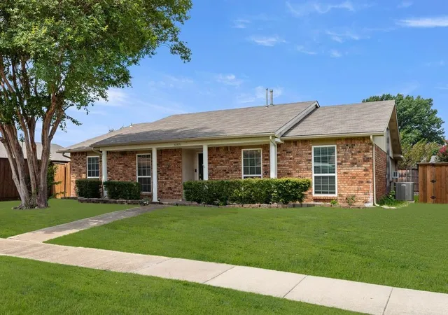 Photo 3 of Single family home for sale at 6005 Blair Oaks Dr, The Colony, TX 75056 | MLS# 21349687 | Listing updated on 2026-08-27