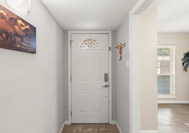 Photo 4 of Single family home for sale at 6005 Blair Oaks Dr, The Colony, TX 75056 | MLS# 21349687 | Listing updated on 2026-08-27