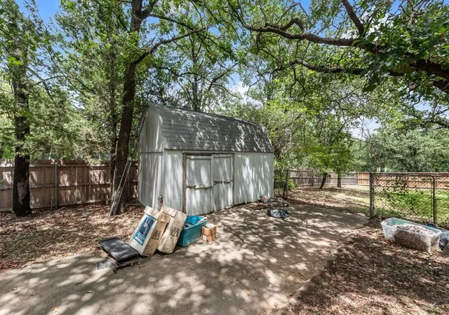 Photo 37 of Single family home for sale at 1022 Oak Tree Dr, Fort Worth, TX 76140 | MLS# 21348740 | Listing updated on 2026-10-07