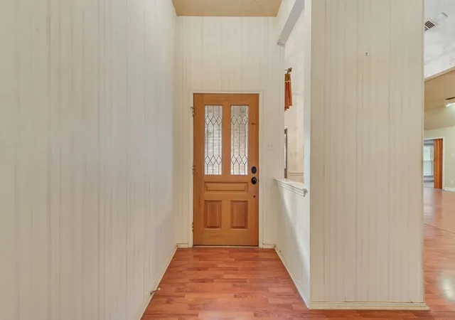 Photo 3 of Single family home for sale at 1022 Oak Tree Dr, Fort Worth, TX 76140 | MLS# 21348740 | Listing updated on 2026-10-07