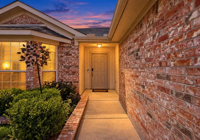 Photo 2 of Single family home for sale at 8404 Bowspirit Ln, Hurst, TX 76053 | MLS# 21348659 | Listing updated on 2026-10-04