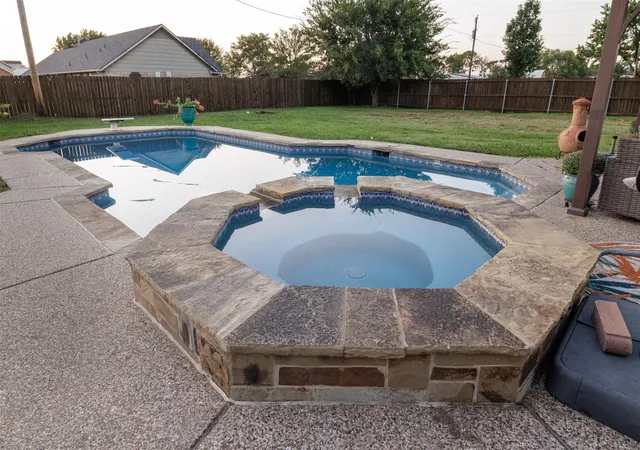 Photo 1 of Single family home for sale at 511 S Sulphur St, Leonard, TX 75452 | MLS# 21349317 | Listing updated on 2026-10-03