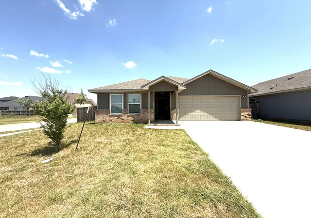 Photo 1 of Sale Pending at 7649 Vineyard Dr, Abilene, TX 79606 | MLS# 21346441 | Listing updated on 2026-08-14