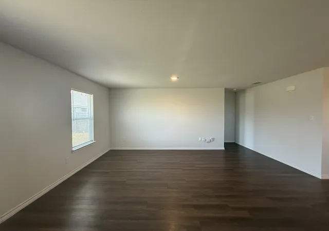 Photo 4 of Sale Pending at 7649 Vineyard Dr, Abilene, TX 79606 | MLS# 21346441 | Listing updated on 2026-08-14