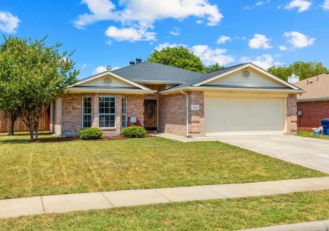 Photo 2 of Single family home for sale at 325 Lake Travis Dr, Wylie, TX 75098 | MLS# 21349743 | Listing updated on 2026-10-03