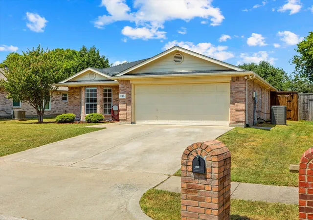 Photo 3 of Single family home for sale at 325 Lake Travis Dr, Wylie, TX 75098 | MLS# 21349743 | Listing updated on 2026-10-03