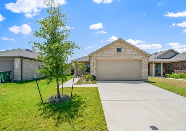 Photo 2 of Single family home for sale at 3332 Watterson Wy, Crandall, TX 75114 | MLS# 21347737 | Listing updated on 2026-08-31