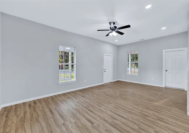 Photo 4 of Single family home for sale at 323 W Cherry St, Sherman, TX 75090 | MLS# 21349798 | Listing updated on 2026-09-17