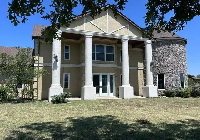 Photo 3 of Single family home for sale at 195 Whitworth Rd, Whitewright, TX 75491 | MLS# 21348933 | Listing updated on 2026-08-14