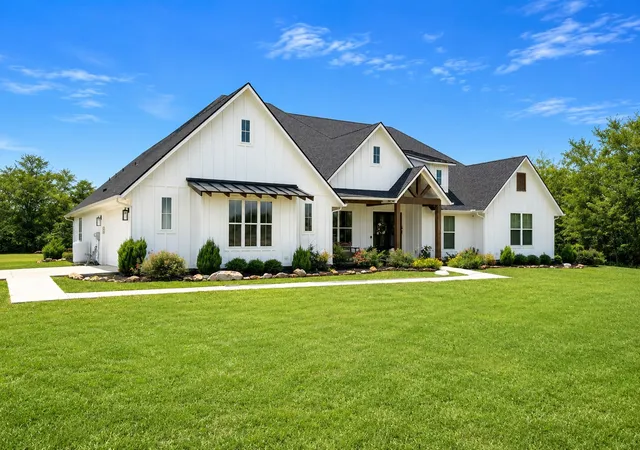 Photo 2 of Single family home for sale at 2168 I 30 W, Sulphur Springs, TX 75482 | MLS# 21338439 | Listing updated on 2026-08-06